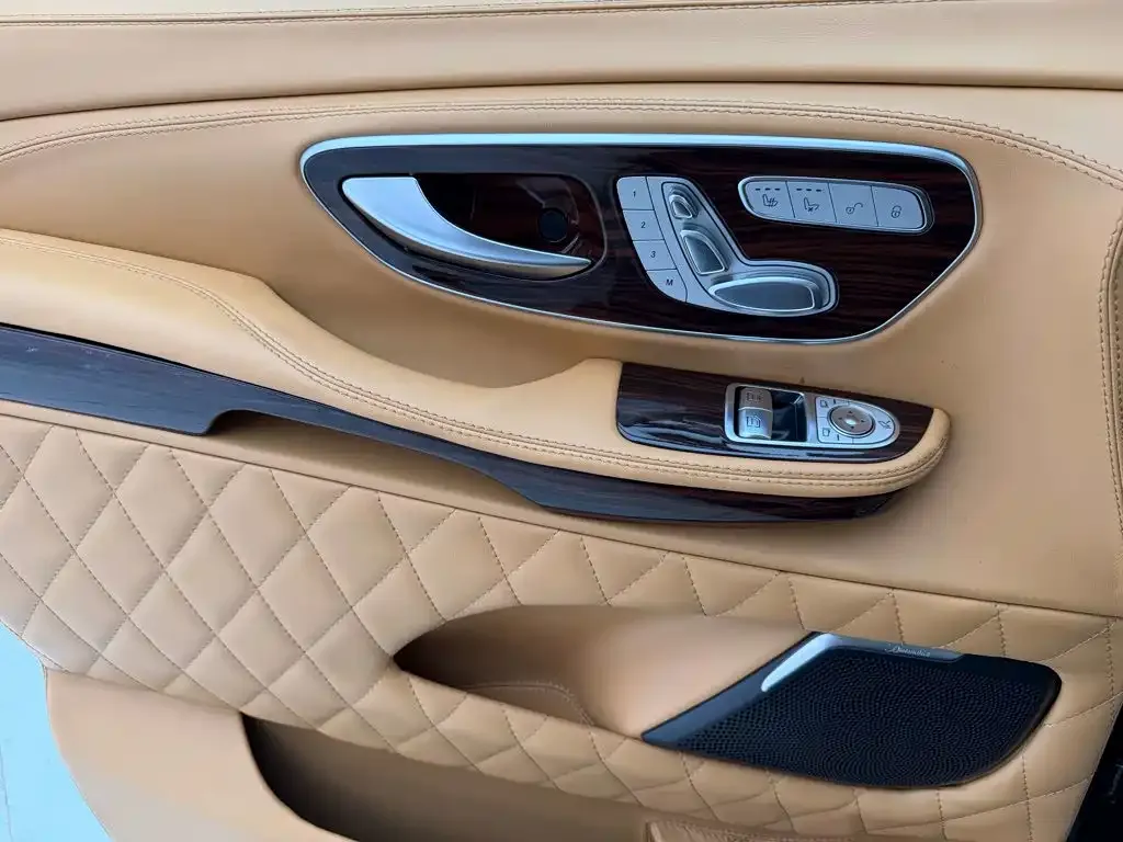 Mercedes-Benz V-Class Model V 260 L Long Wheelbase Luxury 2021 — фото 16