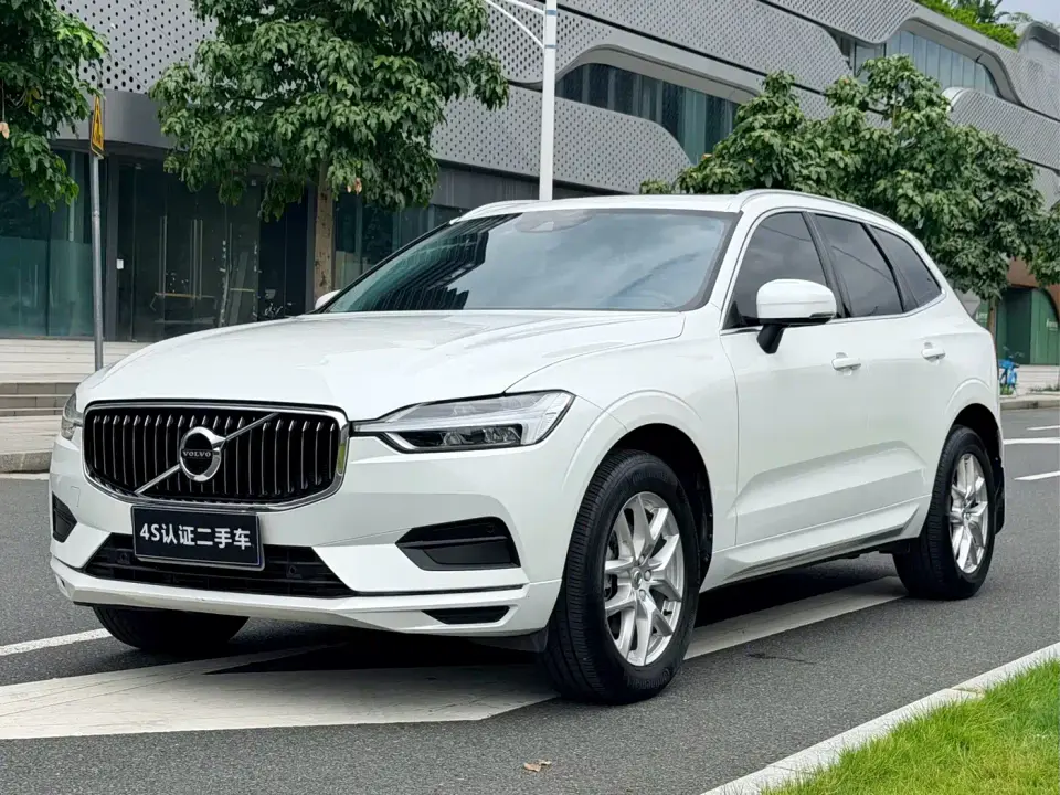 Volvo XC60 T5 4WD Intelligent Ease China VI 2019