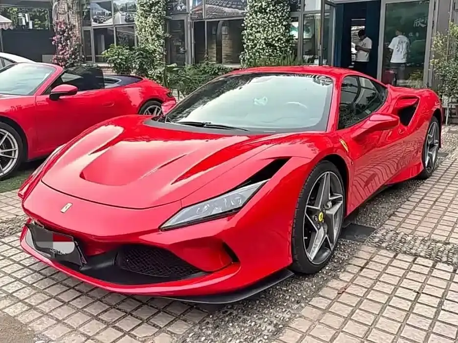 Ferrari F8 Tributo 3.9T V8 2022