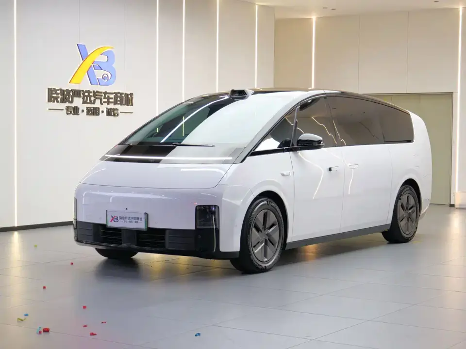 Li Auto MEGA Ultra 2024