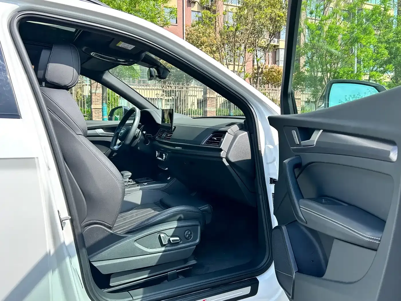 Audi Q5L 40T Luxury Dynamic 2024 — фото 9
