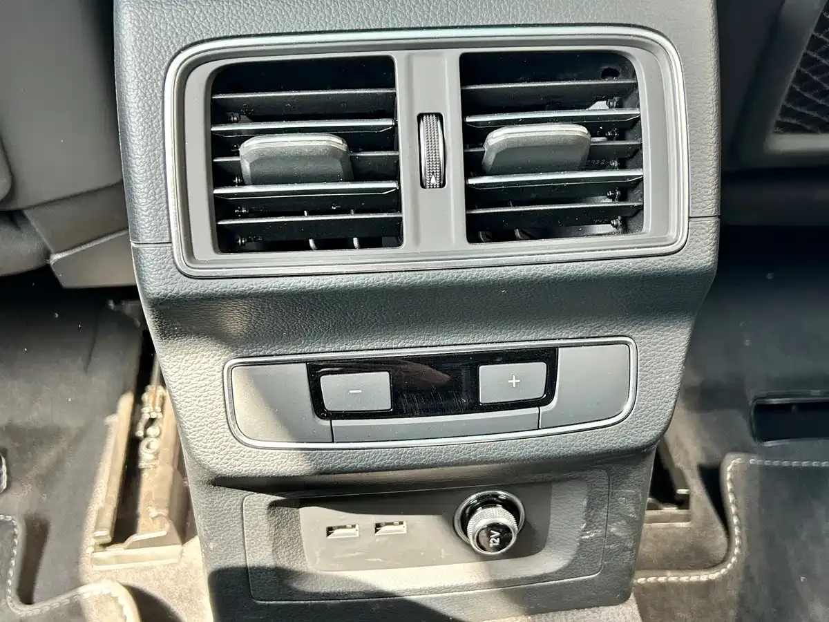 Audi Q5L 40T Luxury Dynamic 2024 — фото 13