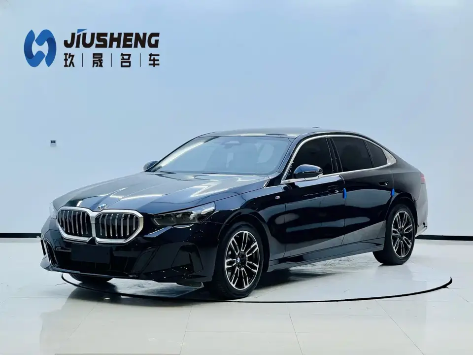BMW 5 Series 530Li Leading M Sport Package 2025