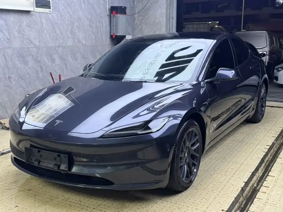 Tesla Model 3 Rear-Wheel Drive 2025