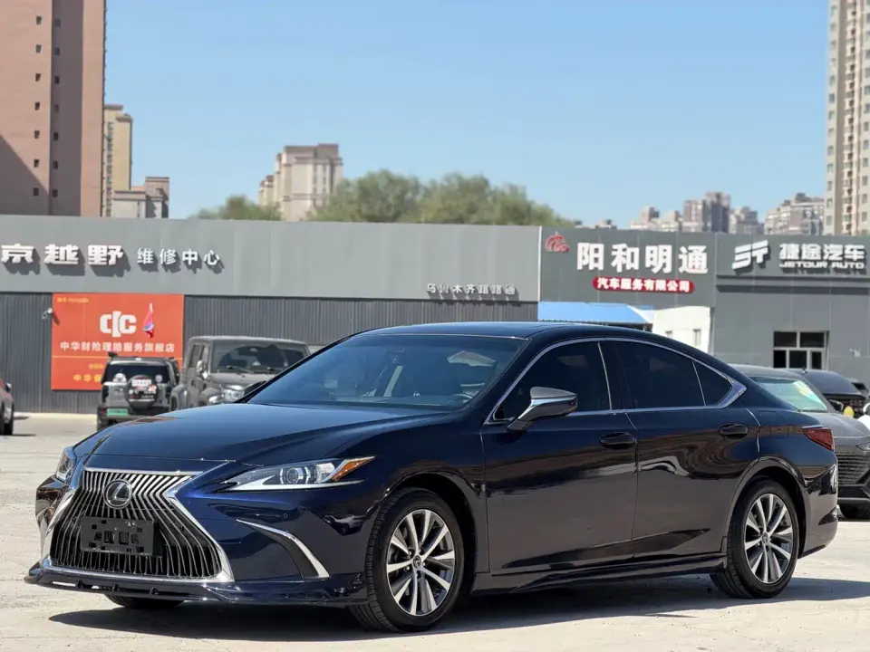 Lexus ES 200 Excellence 2020