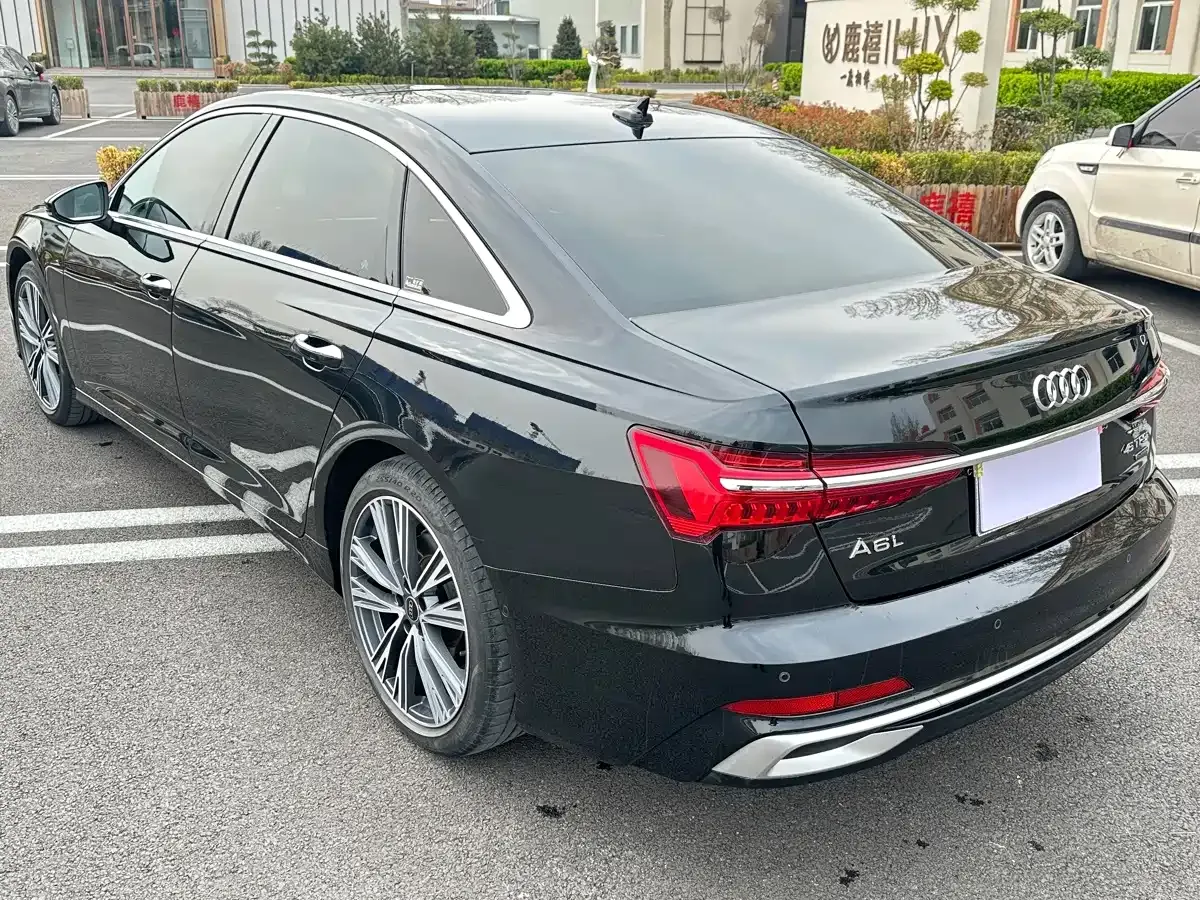 Audi A6L 45 TFSI quattro Premium Elegance 2024 — фото 4