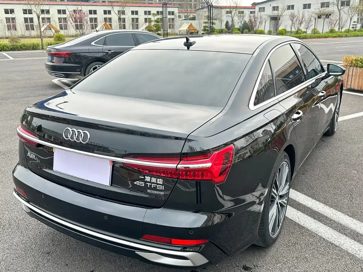 Audi A6L 45 TFSI quattro Premium Elegance 2024 — фото 3