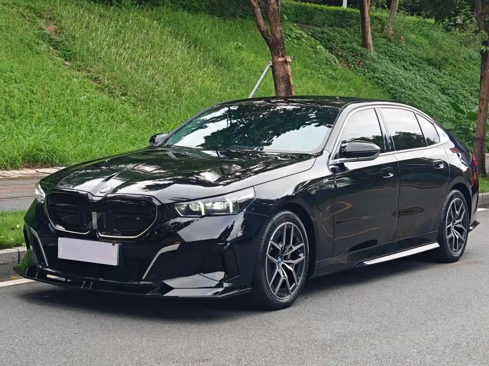BMW i5 eDrive 35L M Sport Package 2024