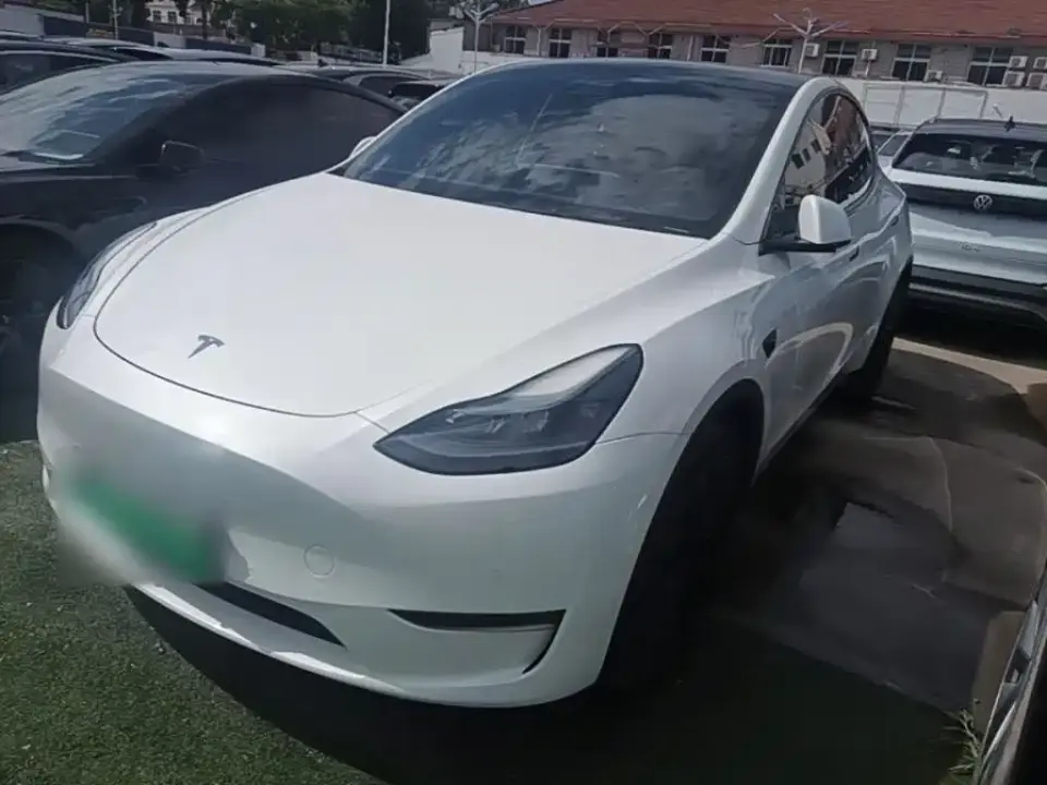Tesla Model Y Long Range AWD 2023
