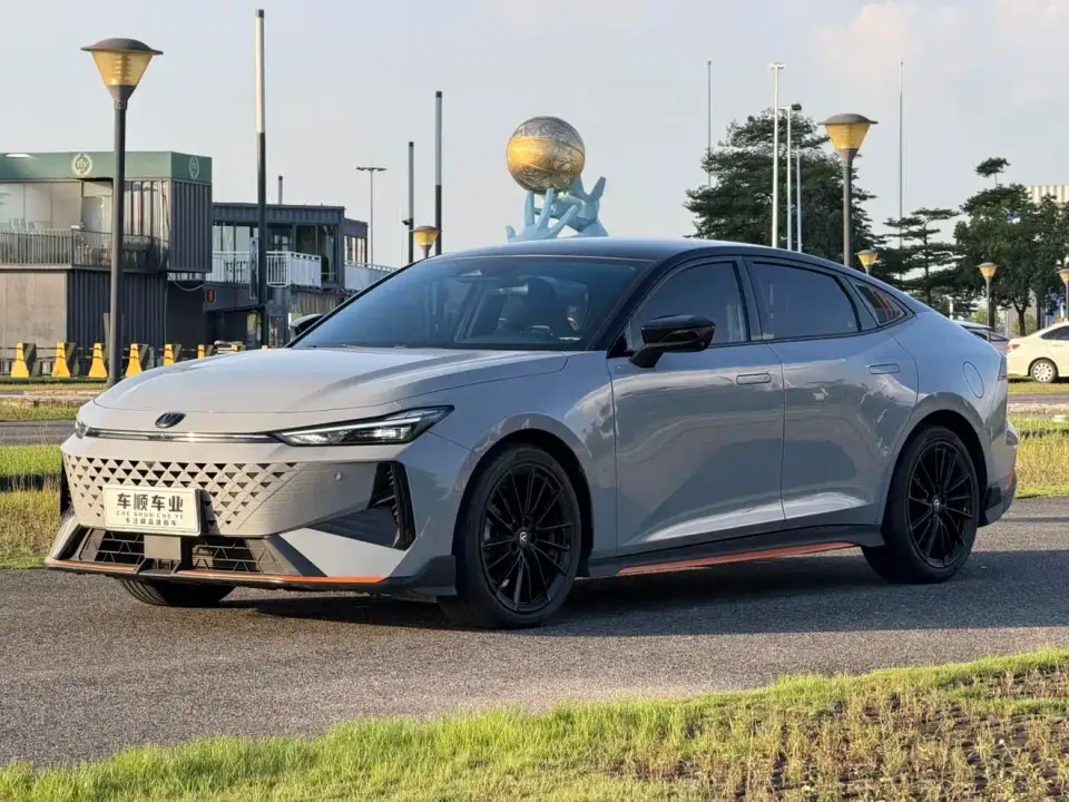 Changan UNI-V 1.5T Deluxe Sport 2024