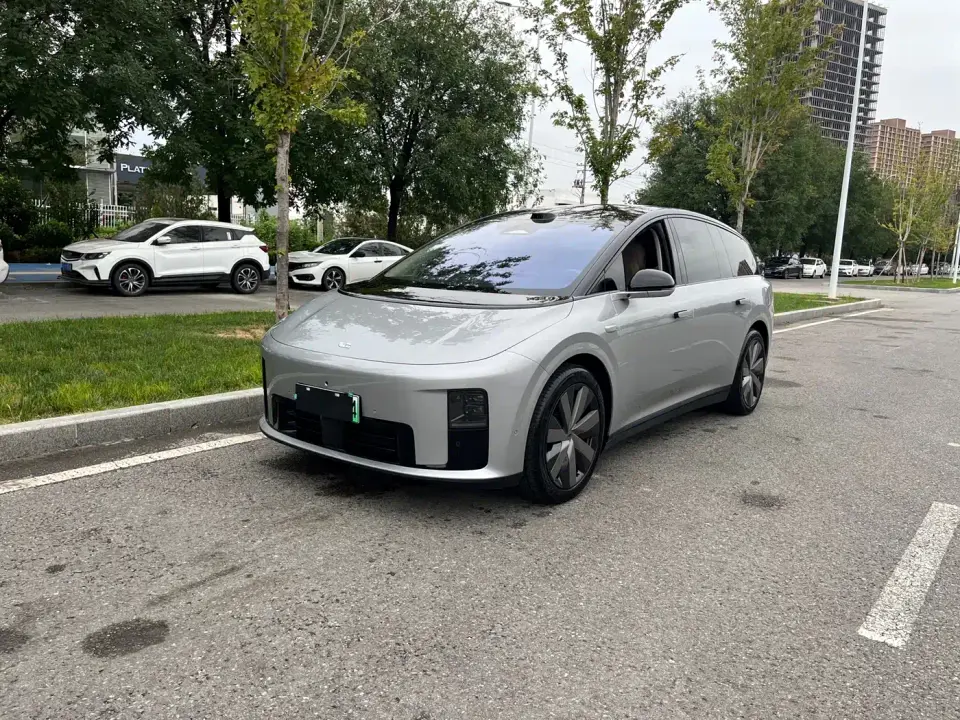 Li Auto Li i8 Standard Edition 2026