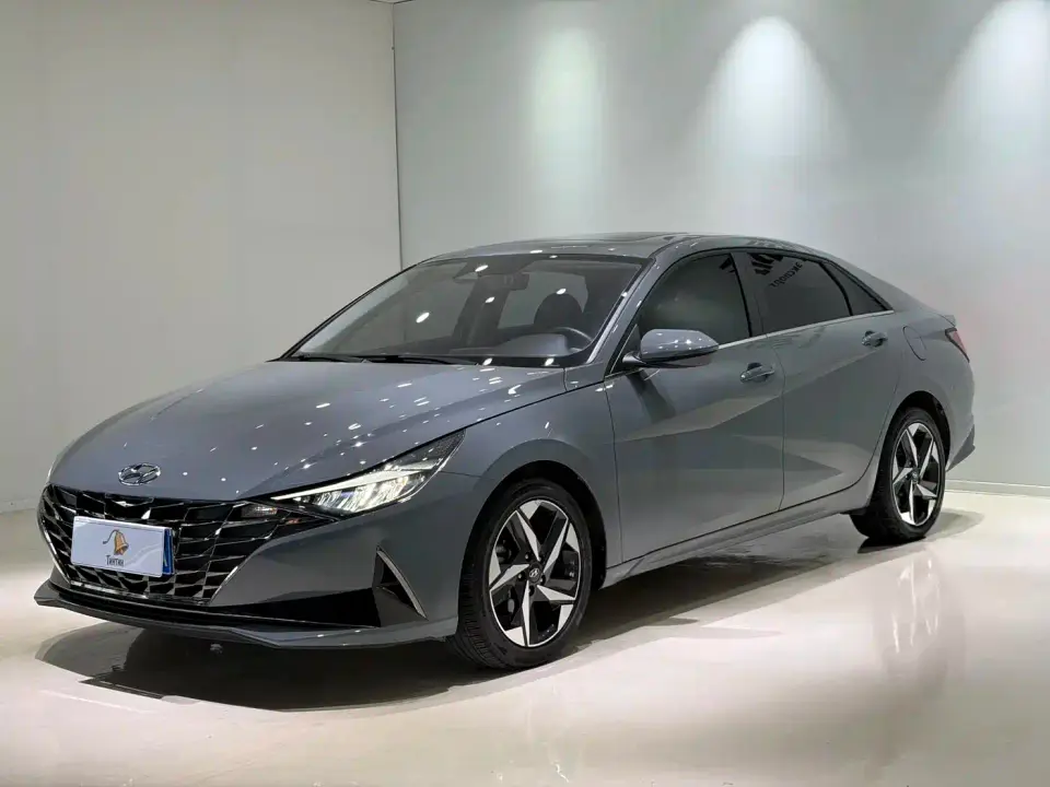 Hyundai Elantra 1.5L CVT LUX Premium Edition 2023