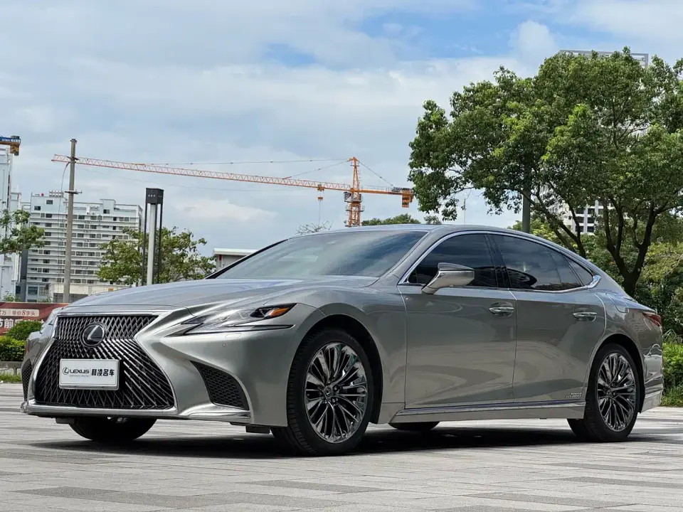Lexus LS 500h Executive (China VI) 2020