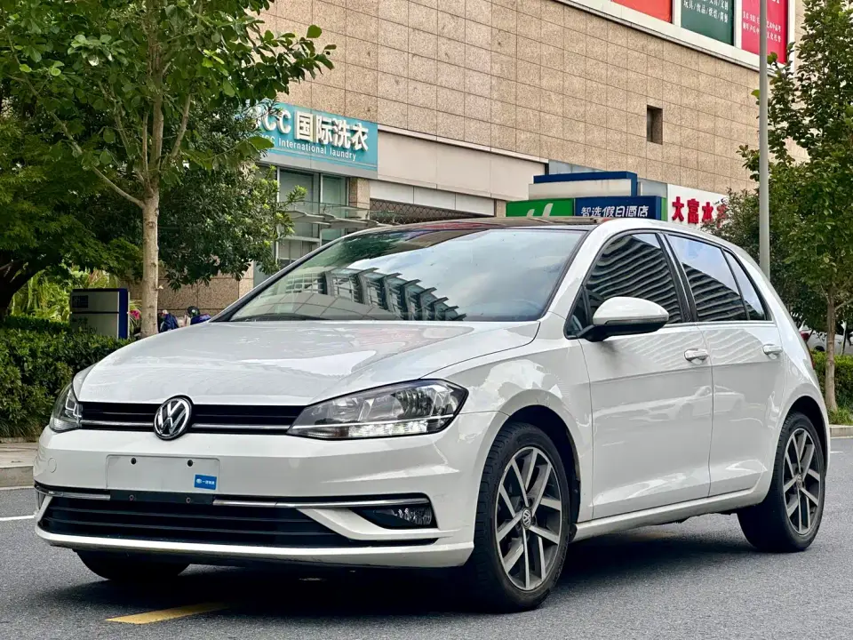 Volkswagen Golf Beloved Edition 200TSI DSG Comfort 2020