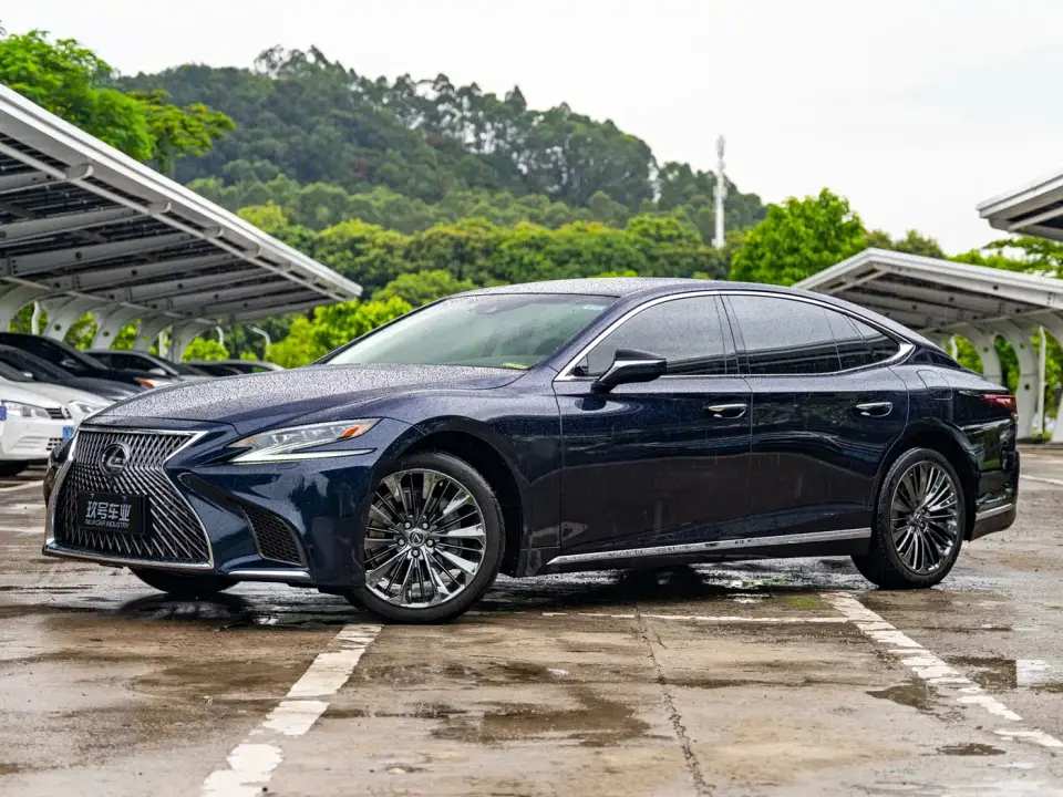 Lexus LS 500h Excellence (China VI) 2020