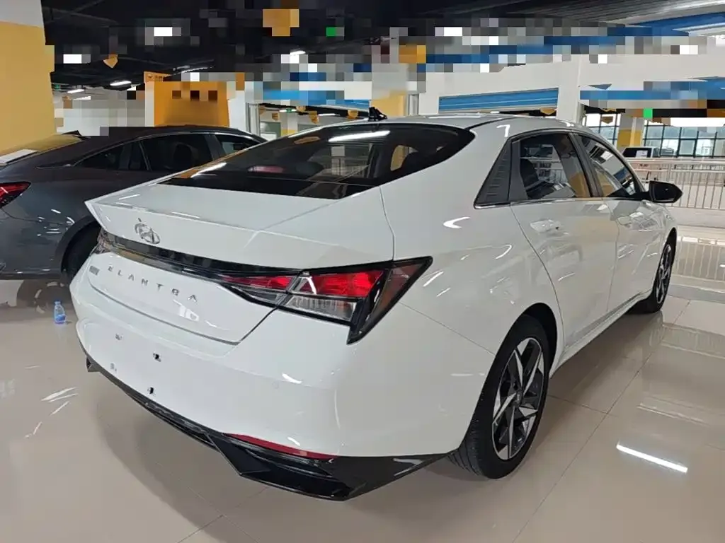 Hyundai Elantra 1.5L CVT GLX Elite Edition 2022 — фото 7