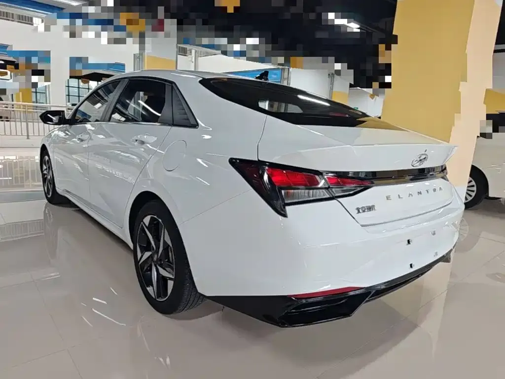 Hyundai Elantra 1.5L CVT GLX Elite Edition 2022 — фото 5