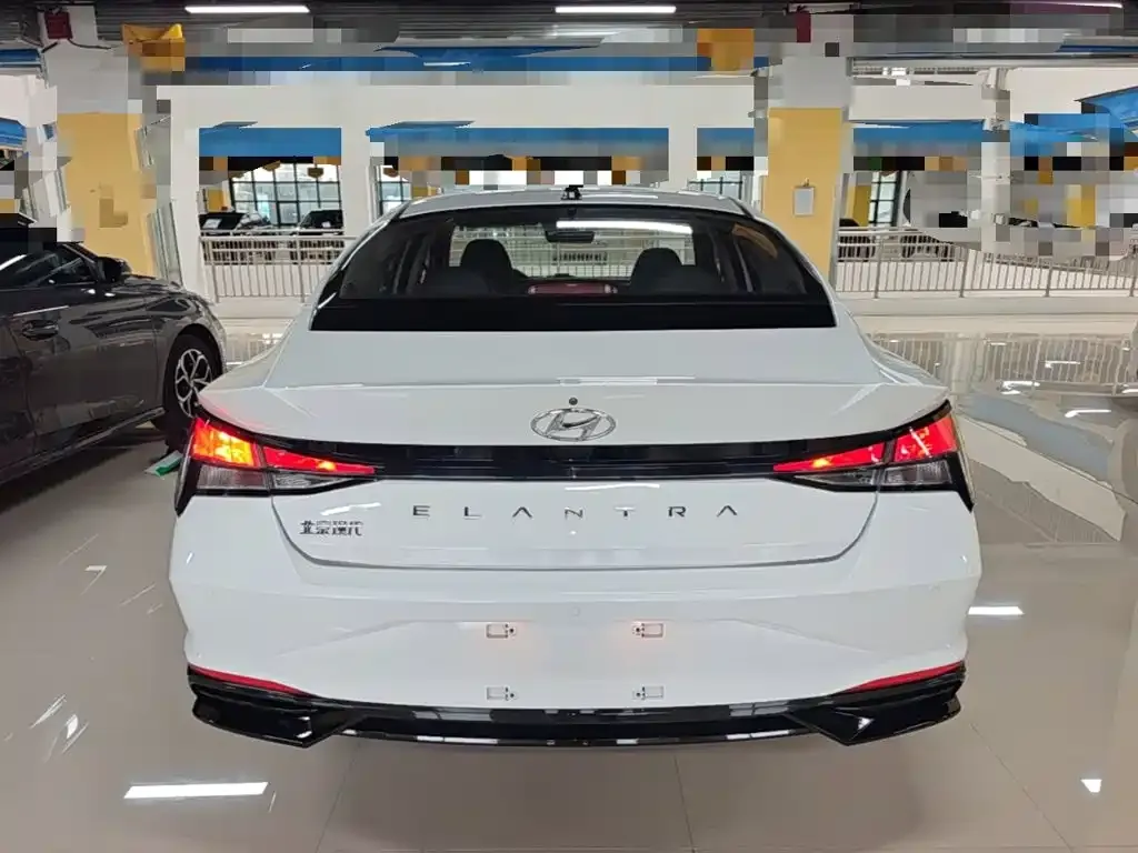 Hyundai Elantra 1.5L CVT GLX Elite Edition 2022 — фото 6