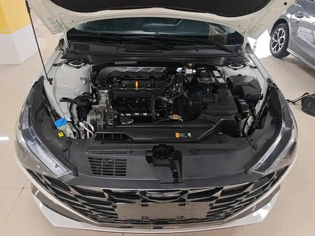 Hyundai Elantra 1.5L CVT GLX Elite Edition 2022 — фото 20