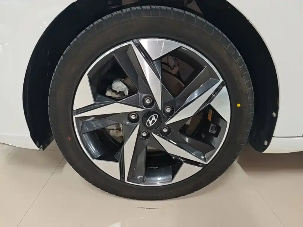 Hyundai Elantra 1.5L CVT GLX Elite Edition 2022 — фото 23