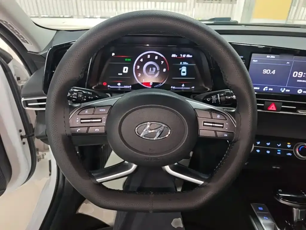 Hyundai Elantra 1.5L CVT GLX Elite Edition 2022 — фото 11
