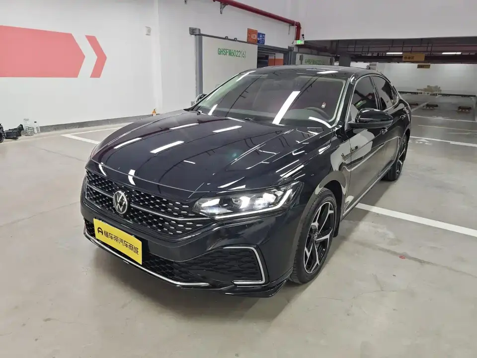 Volkswagen Passat Outstanding 330TSI Elite Edition 2025