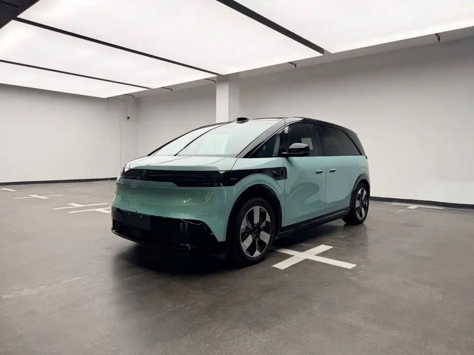 Zeekr MIX Smart Driving Edition 2025