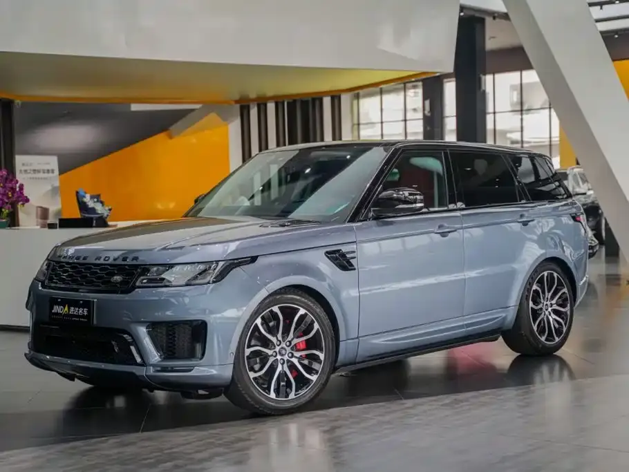 Land Rover Range Rover Sport 3.0 L6 Gloss Black Edition 2022