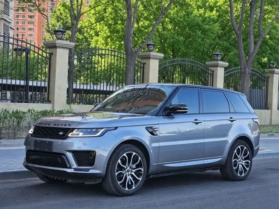 Land Rover Range Rover Sport 3.0 L6 Gloss Black Edition 2021