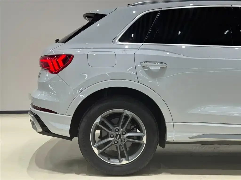 Audi Q3 35 TFSI Progressive Sport 2024 — фото 7