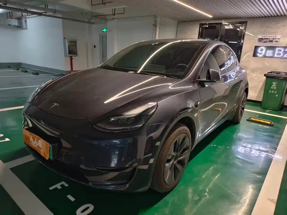 Tesla Model Y Rear-Wheel Drive Version 2024