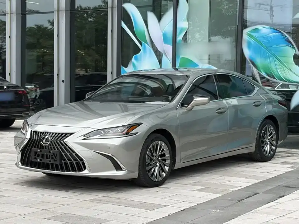 Lexus ES 200 Excellence Edition 2024