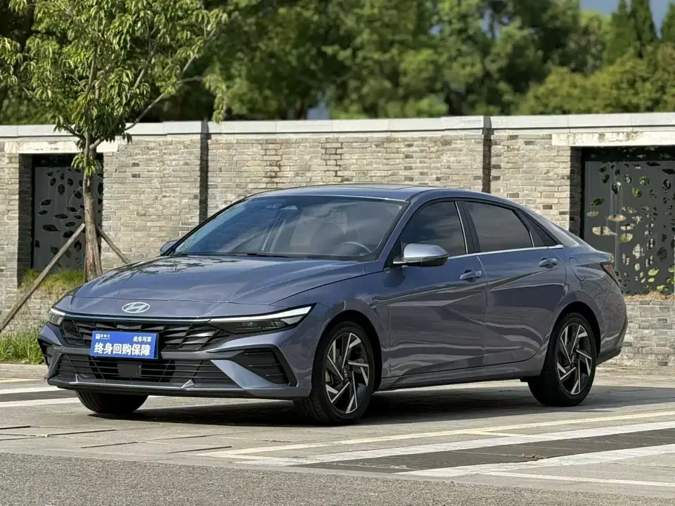 Hyundai Elantra Model 1.5L CVT LUX Premium Edition 2025