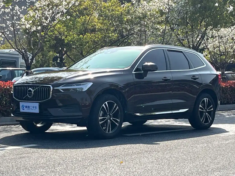 Volvo XC60 T5 4WD Intelligent Distance China VI 2019