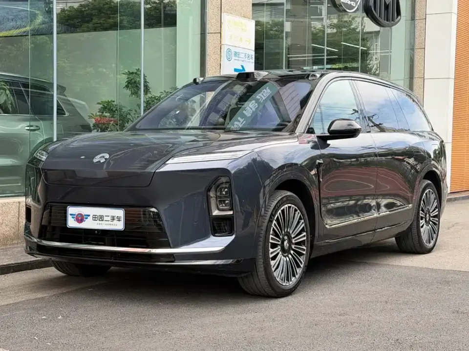 NIO ES8 Base Model 7-Seater 2025