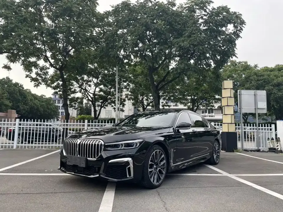 BMW 7 Series Facelift 750Li xDrive V8 M Sport Package 2021