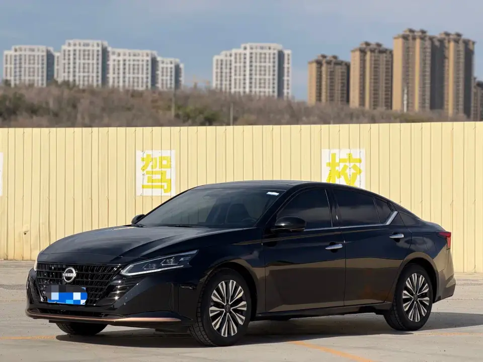 Nissan Teana 2.0L SV Black Gold Edition 2025