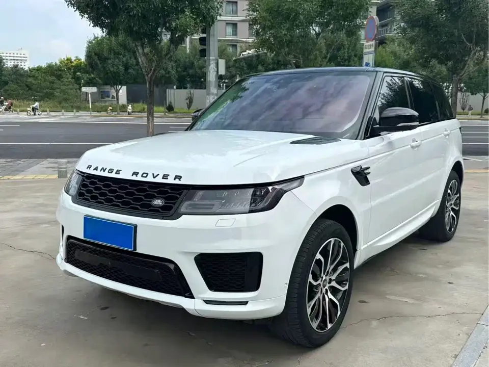 Land Rover Range Rover Sport 3.0 L6 Gloss Black Edition 2021