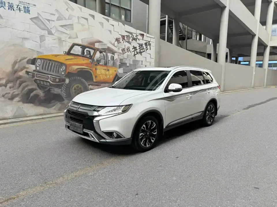 Mitsubishi Outlander 2.0L 2WD Premium 7-seater 2020