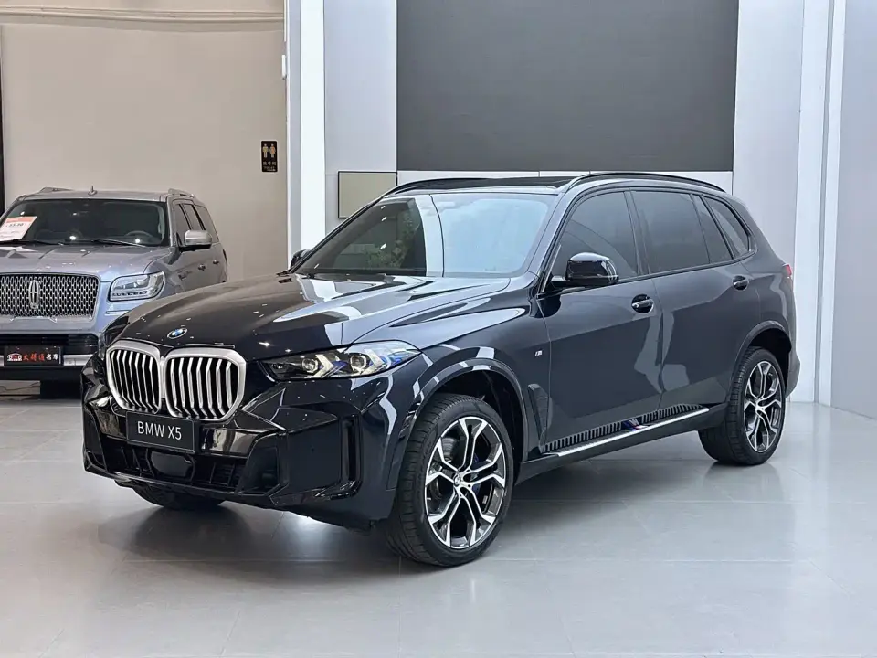 BMW X5 xDrive 40Li Premium M Sport Black Night Package 2024