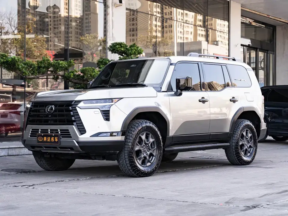 Lexus GX OVERTRAIL Summit Edition 2025