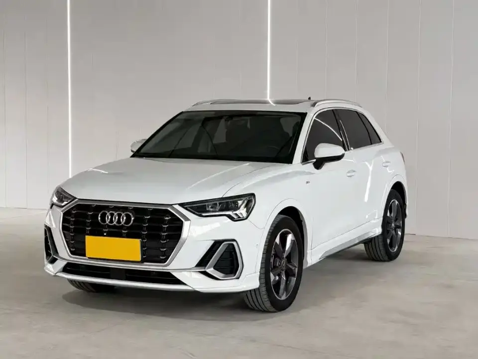 Audi Q3 35 TFSI Fashion Dynamic (1.4T) 2023