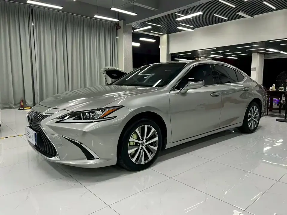 Lexus ES 260 Excellence Edition China V 2019