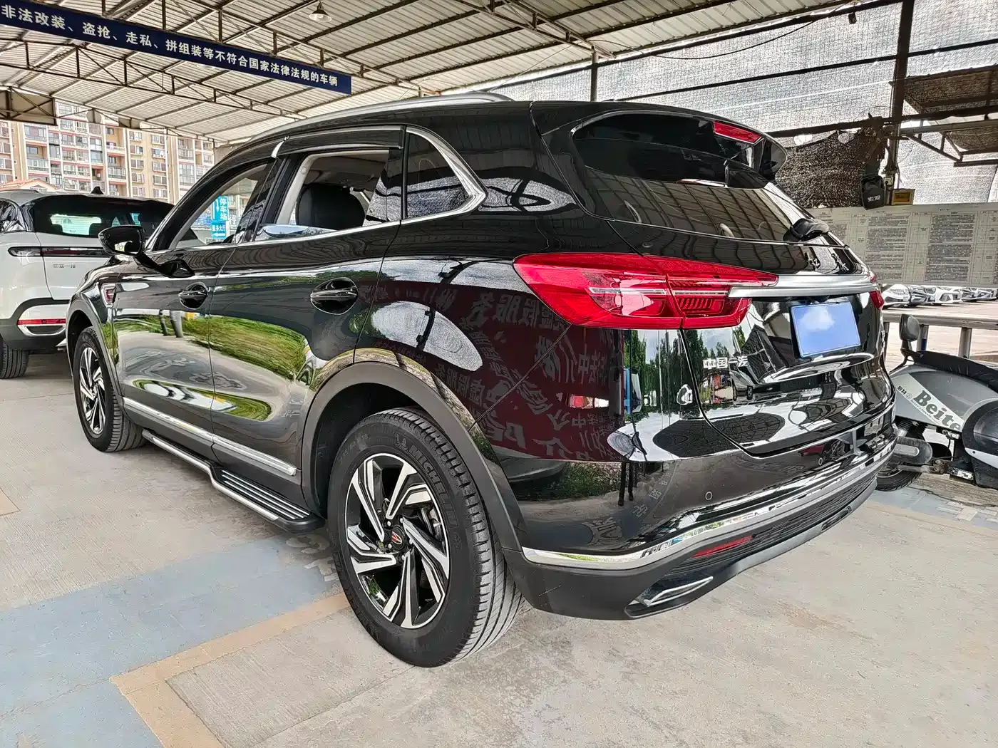 Hongqi HS5 2.0T Smart Connect Flagship AWD Edition 2022 — фото 15