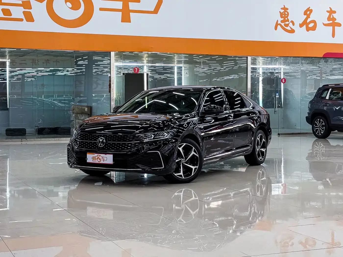 Volkswagen Passat 330TSI Starry Sky Premium Edition 2022 — фото 3