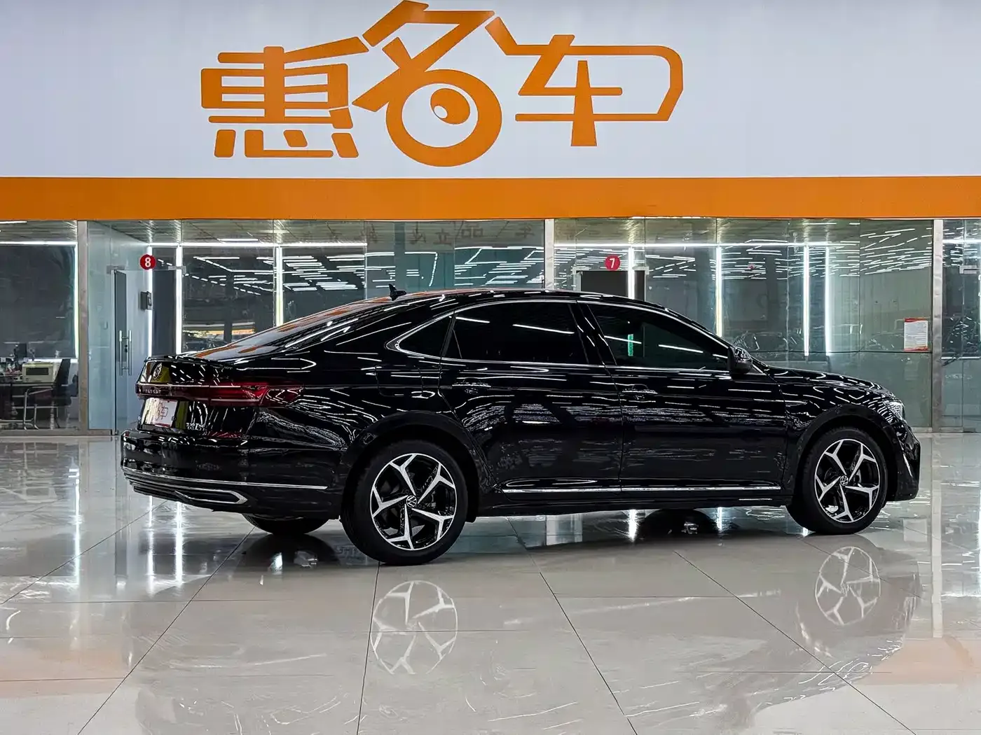 Volkswagen Passat 330TSI Starry Sky Premium Edition 2022 — фото 24
