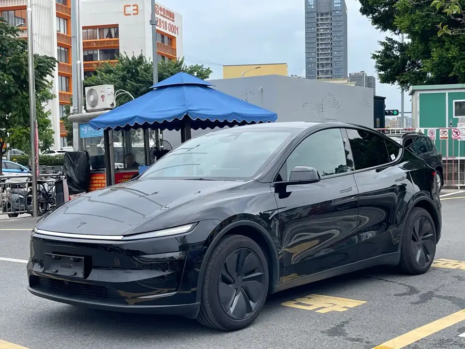 Tesla Model Y Rear-Wheel Drive 2026