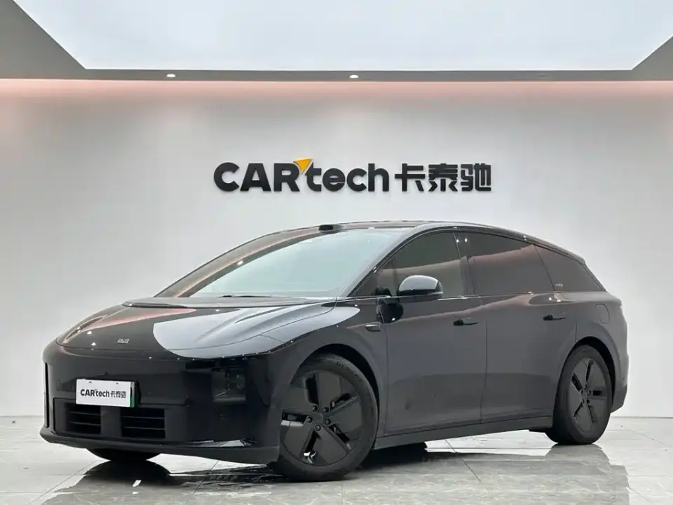 Li Auto i6 2WD Base Model 2026