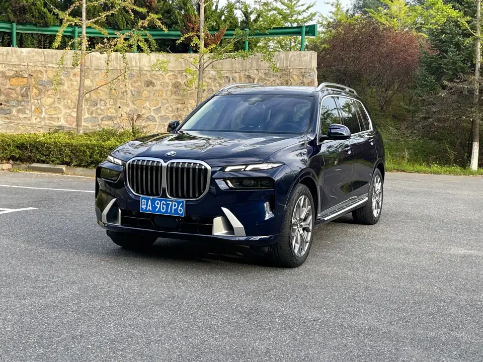 BMW X7 xDrive40i Leading Luxury Package 2024