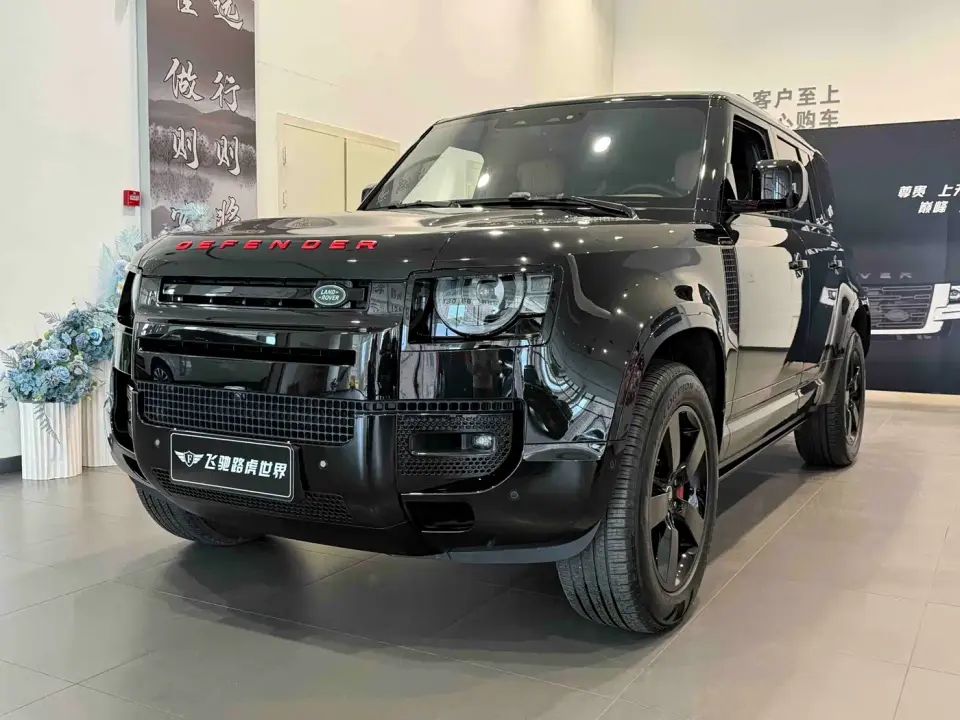 Land Rover Defender 110 3.0T P400 -Dynamic HSE 2025